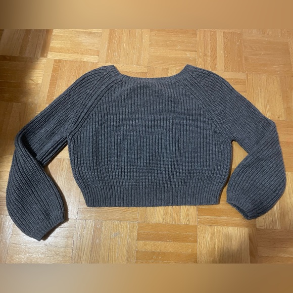grey, cropped, knit sweater from Garage - Picture 2 of 3